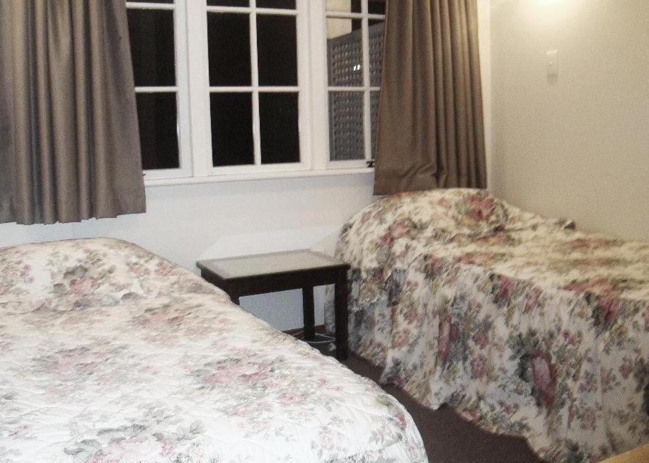 Browns Bay Olive Tree Motel & Apartment Okura Bush Bilik gambar